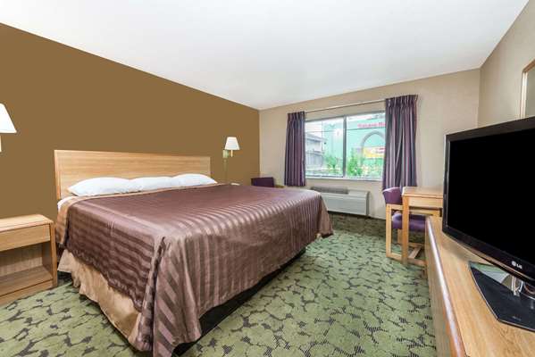  - Travelodge East Bloomington