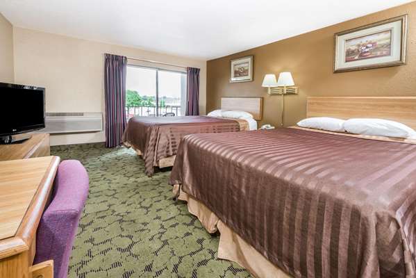  - Travelodge East Bloomington