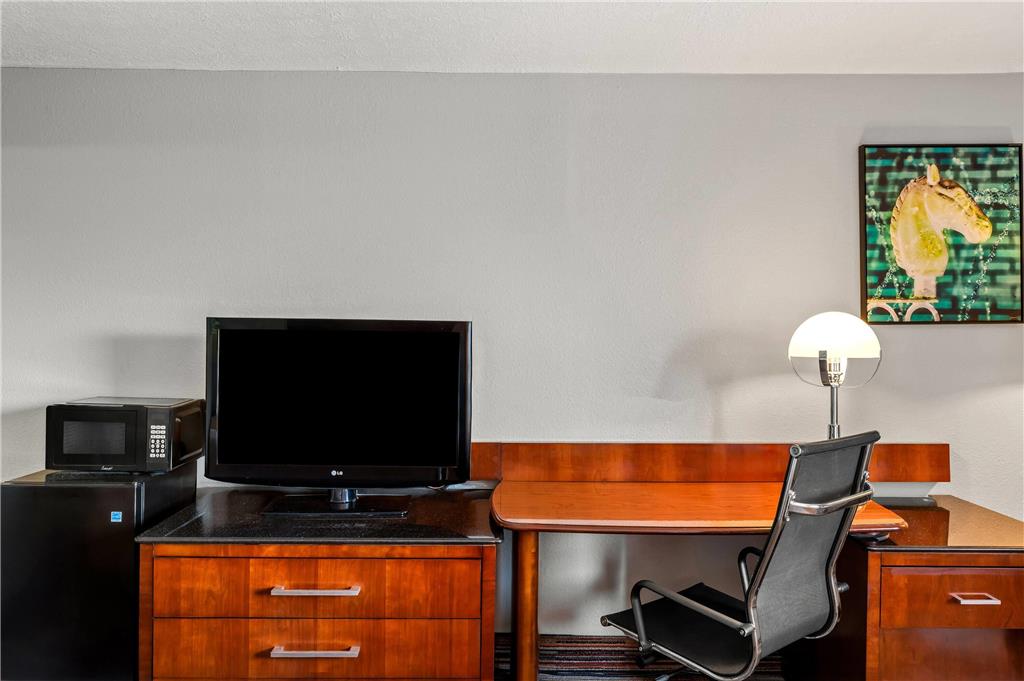 TRAVELODGE BY WYNDHAM BLOOMINGTON-guestroom-Guest Room,On-Site,Double Room.jpg