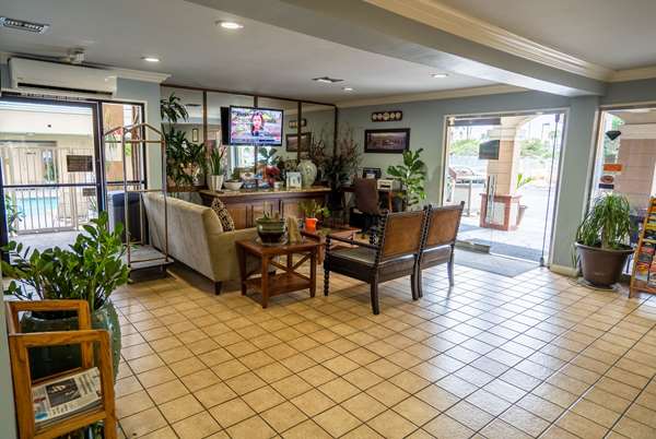  - Howard Johnson Inn Buena Park - I-5, Exit 117
