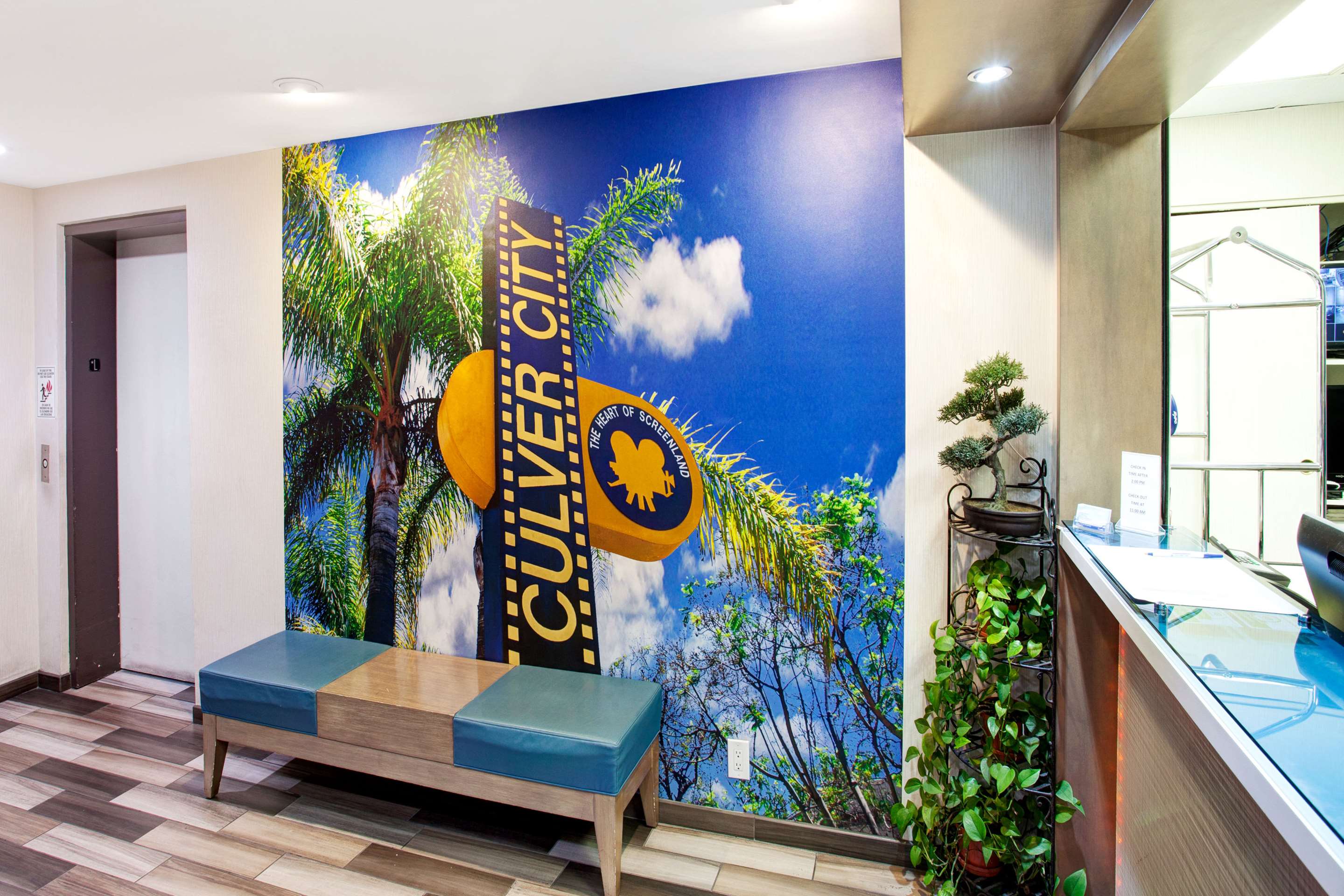 Lobby | Travelodge by Wyndham Culver City