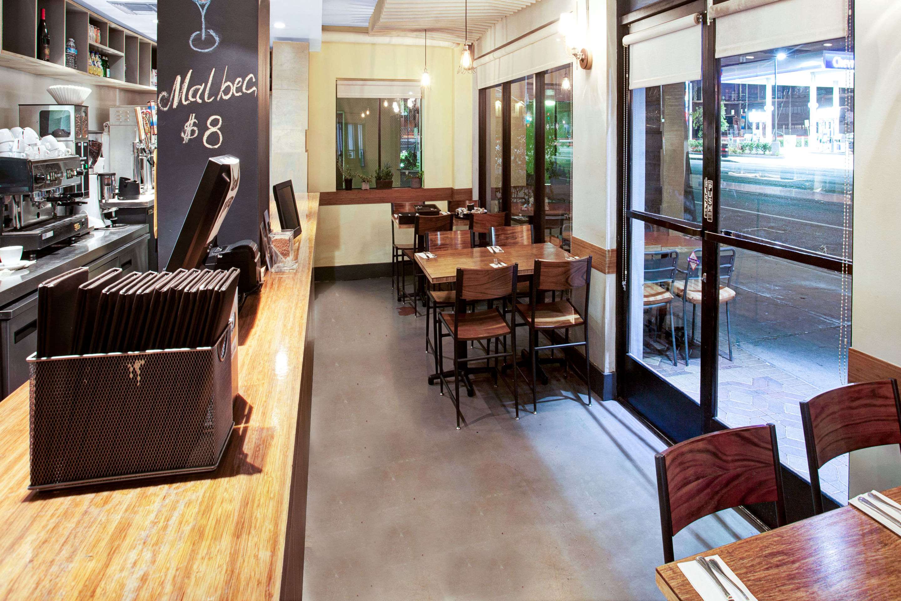 Restaurant - Metro Cafe | Travelodge by Wyndham Culver City