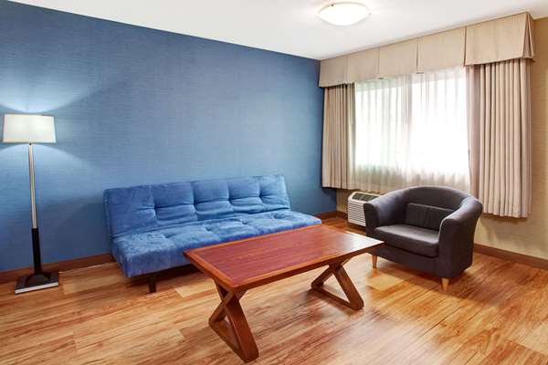  - Travelodge Culver City - I-405, Exit 52