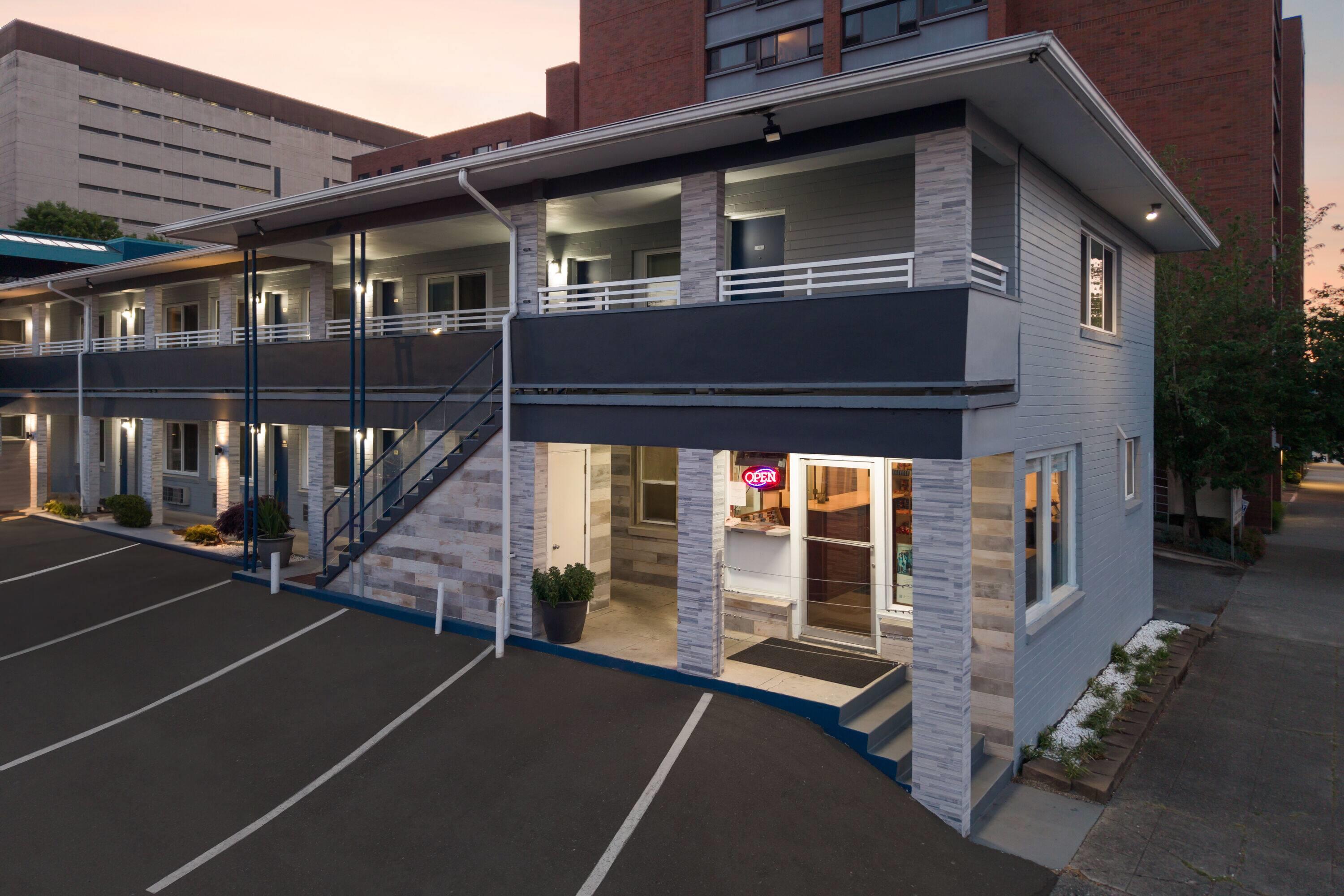 Exterior | Travelodge by Wyndham Everett City Center
