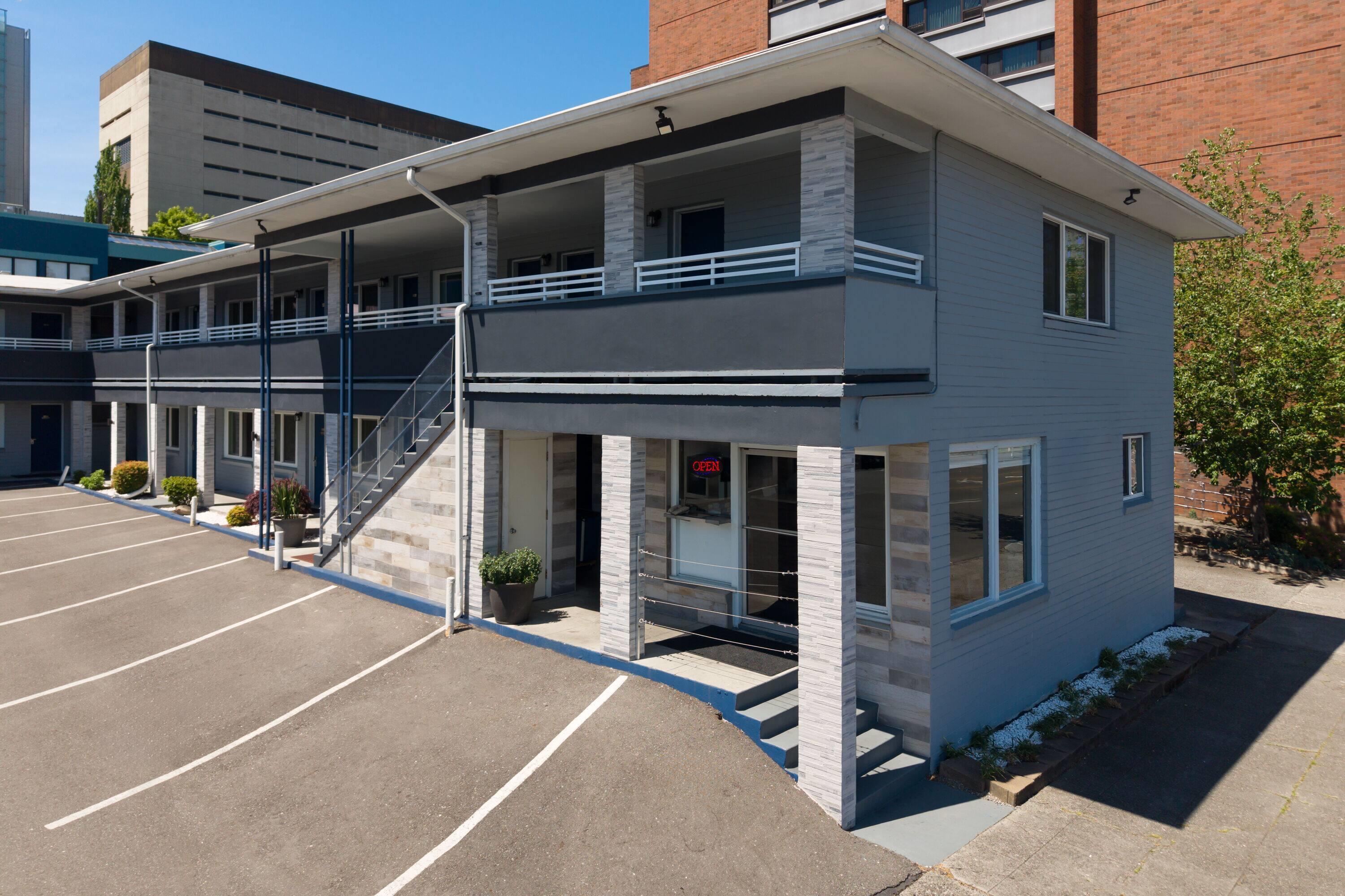 Exterior | Travelodge by Wyndham Everett City Center