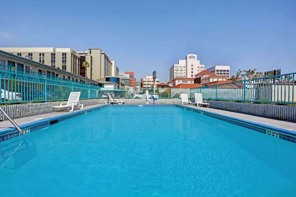 Pool - Travelodge Hollywood