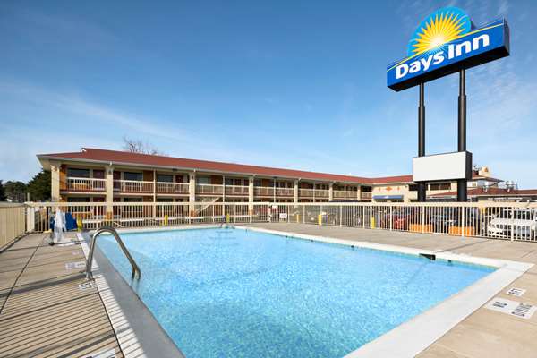 Pool - Days Inn Jacksonville