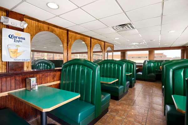 Restaurant - Days Inn Jacksonville