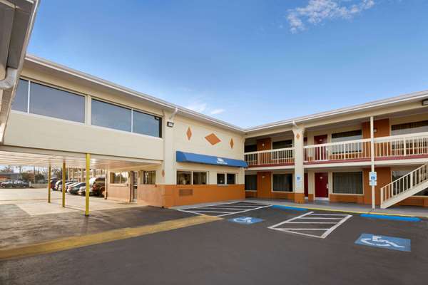 Exterior view - Days Inn Jacksonville