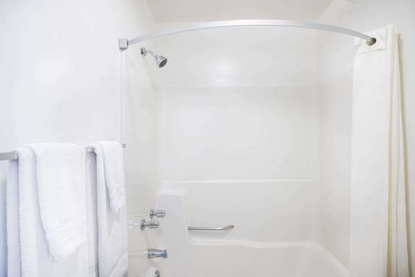  - Travelodge Lake George - I-87, Exit 21