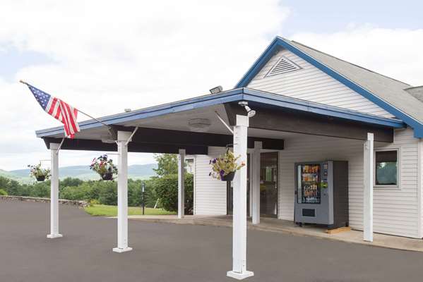 Exterior view - Travelodge Lake George - I-87, Exit 21