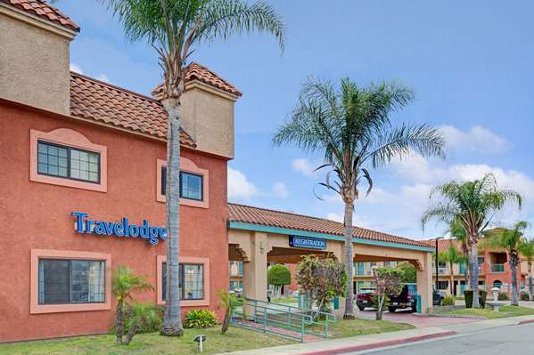 Exterior view - Travelodge Lynwood Century Freeway - I-105, Exit 12