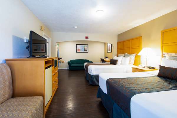 Suite - Travelodge Merced