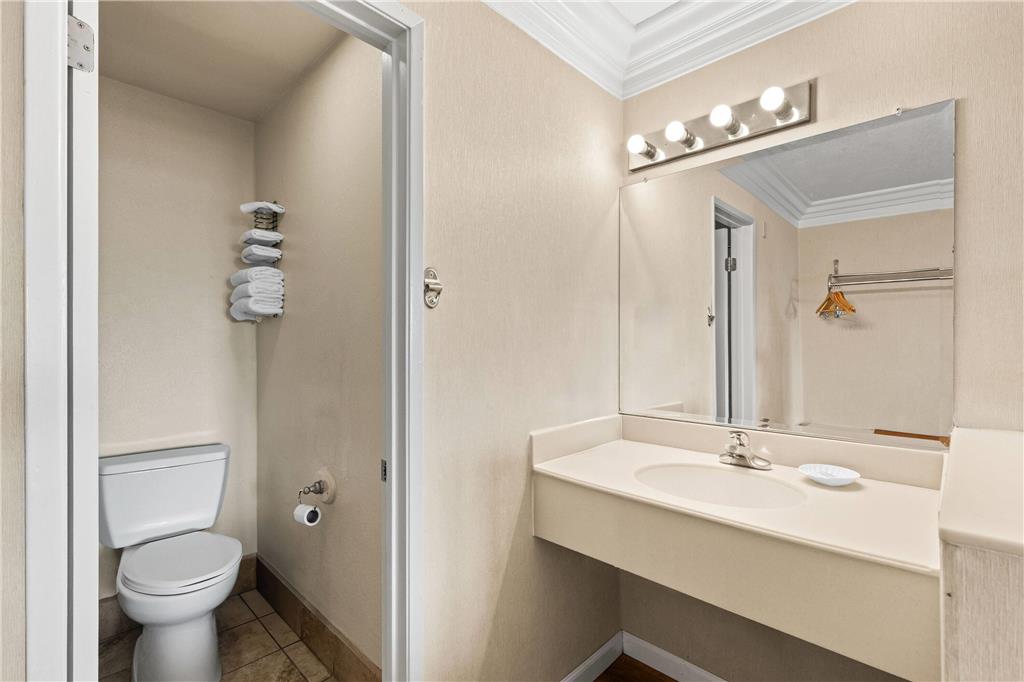TRAVELODGE BY WYNDHAM SAN CLEMENTE-guestroom-Guest Room,Bathroom,On-Site.jpg