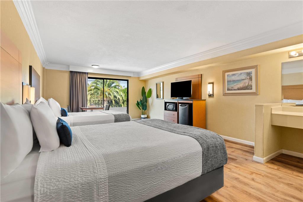 TRAVELODGE BY WYNDHAM SAN CLEMENTE-guestroom-Guest Room,On-Site,Double Room.jpg