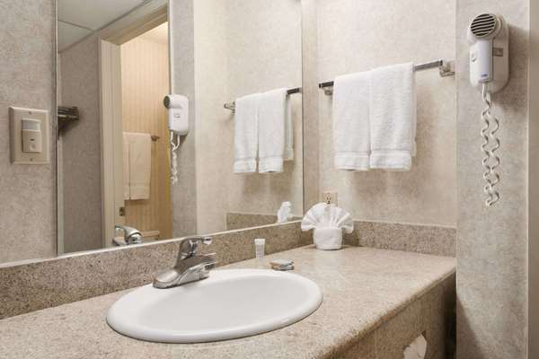  - Travelodge Santa Clarita