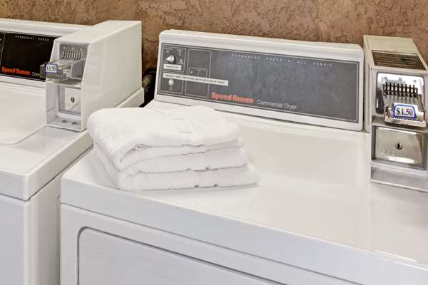 Amenities - Travelodge Pasadena