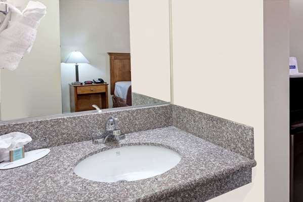  - Travelodge Pasadena