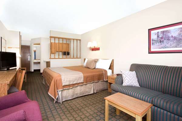 Suite - Travelodge Perry - I-75, Exit 135