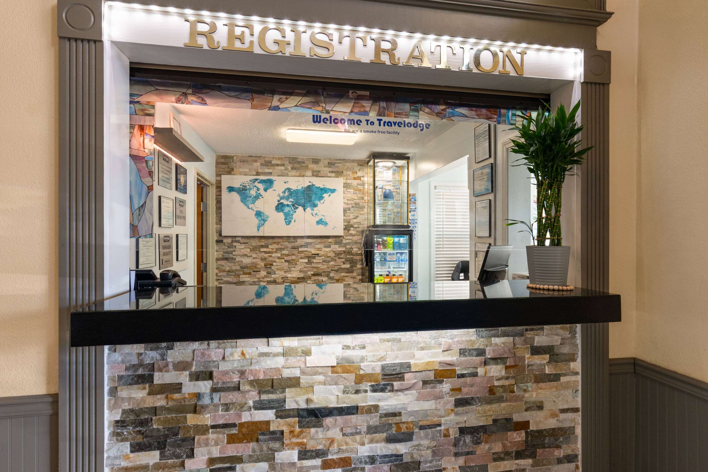 Reception | Travelodge by Wyndham Perry GA