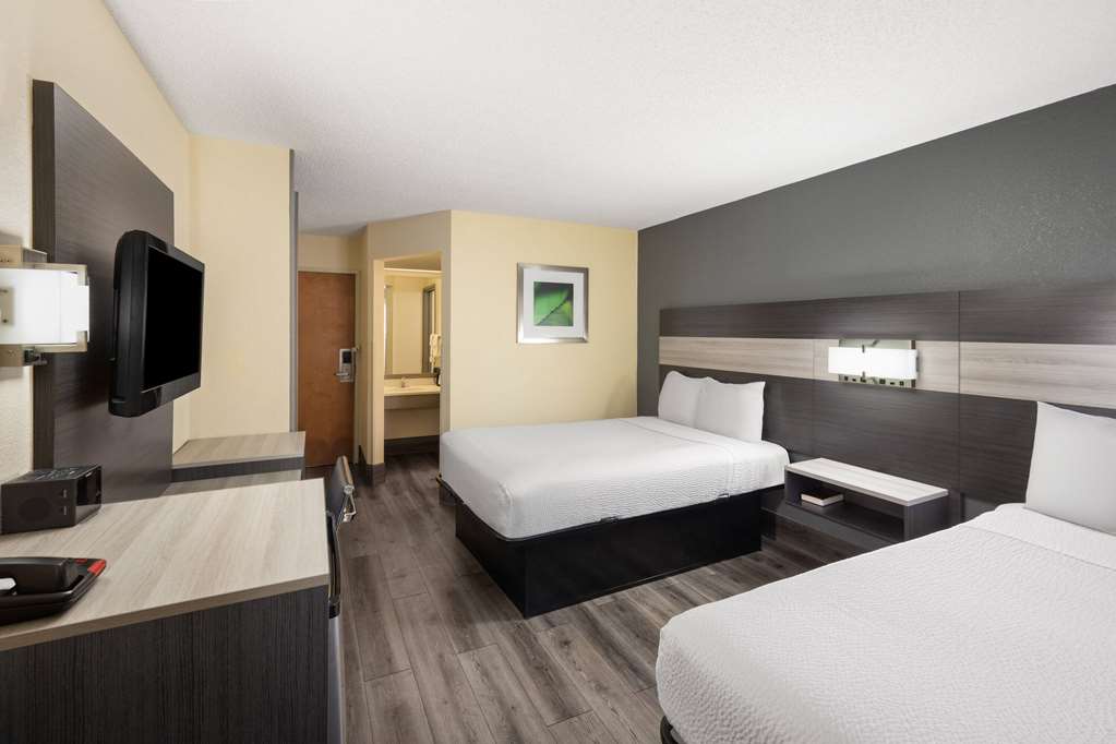 TRAVELODGE PERRY GA-guestroom-Guest Room,On-Site.jpg