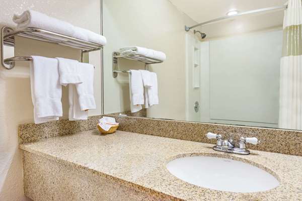  - Travelodge Winchester - I-81, Exit 313