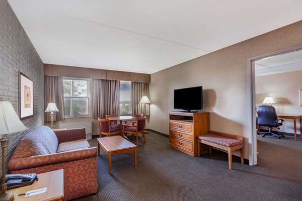 Suite - Travelodge Winchester - I-81, Exit 313