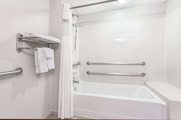  - Travelodge Winchester - I-81, Exit 313