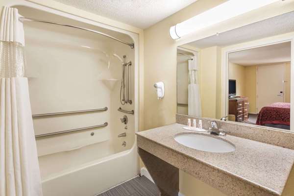  - Days Inn Airport College Park - I-85, Exit 71