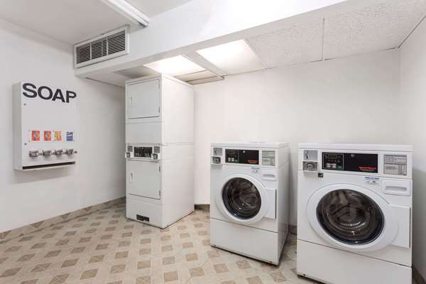 Amenities - Days Inn Airport College Park - I-85, Exit 71