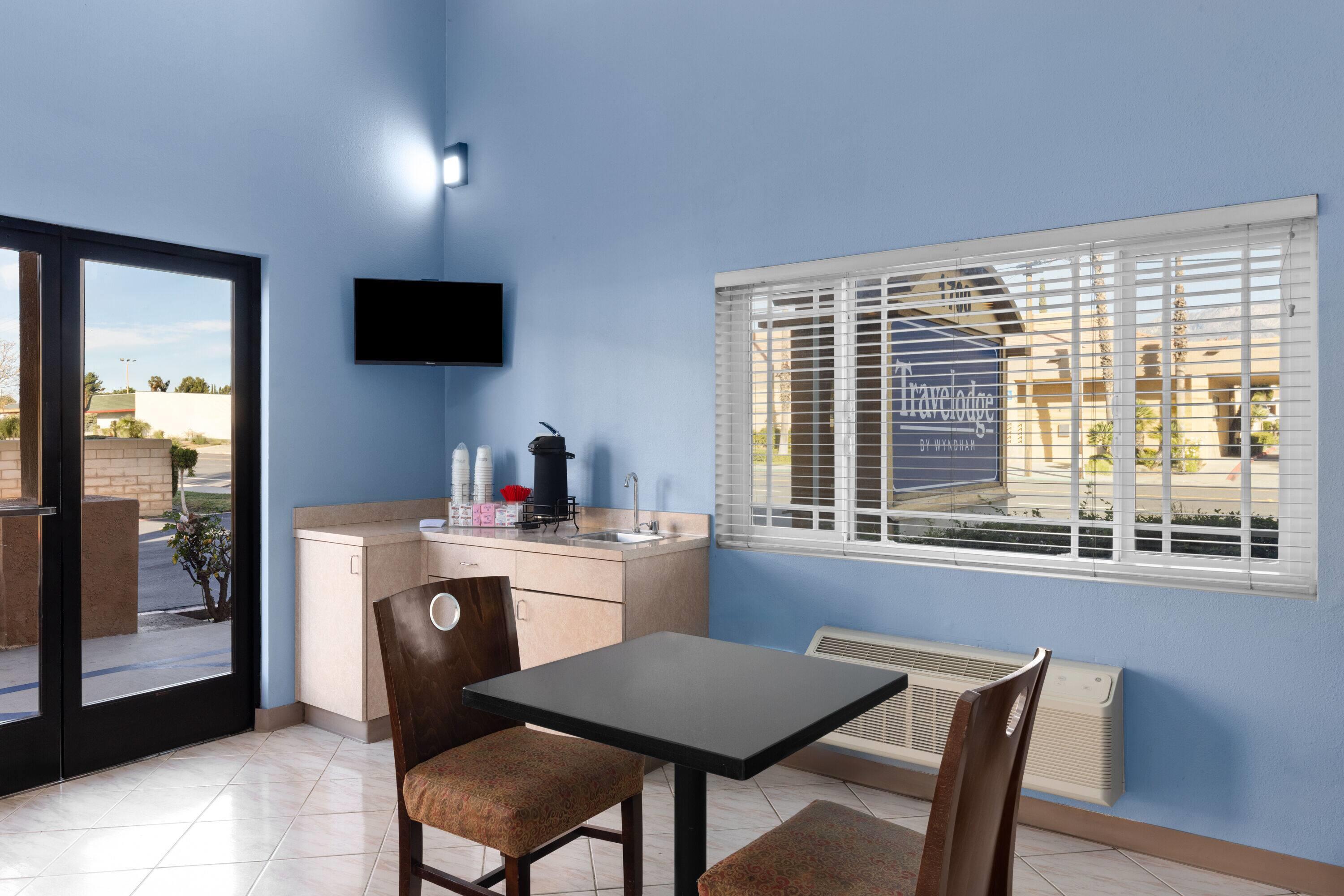 Lobby | Travelodge by Wyndham Banning Casino and Outlet Mall
