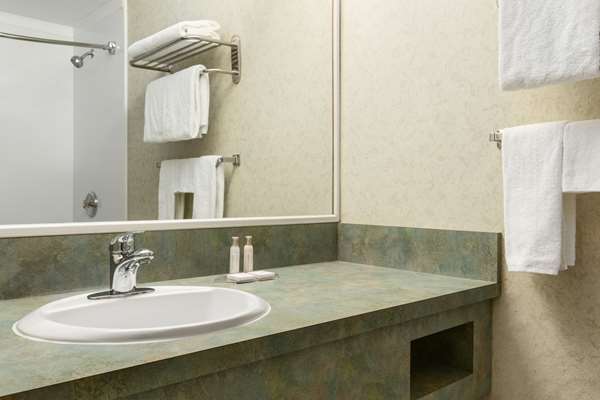  - Travelodge East Winnipeg