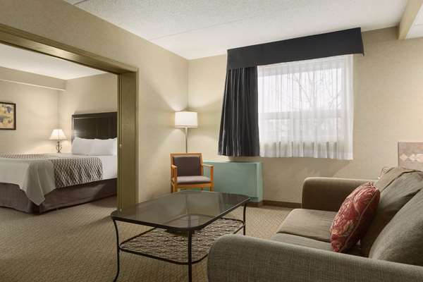 Suite - Travelodge East Winnipeg