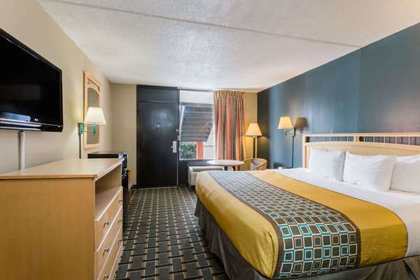  - Travelodge Richmond Hill - I-95, Exit 87