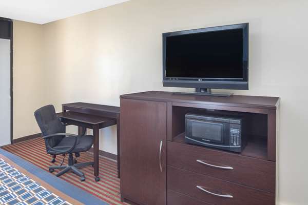  - Travelodge Richmond Hill - I-95, Exit 87