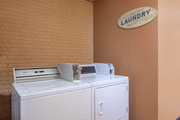 Amenities - Travelodge Richmond Hill - I-95, Exit 87
