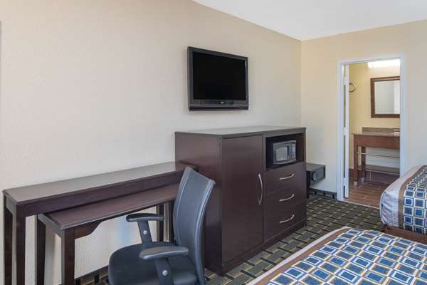  - Travelodge Richmond Hill - I-95, Exit 87