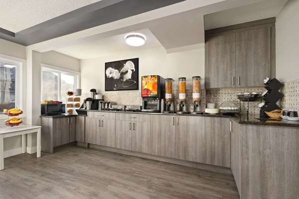 Restaurant - Travelodge South Calgary