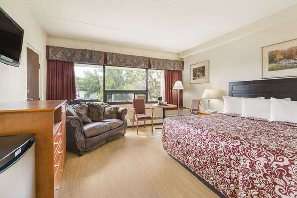 Suite - Travelodge East Edmonton