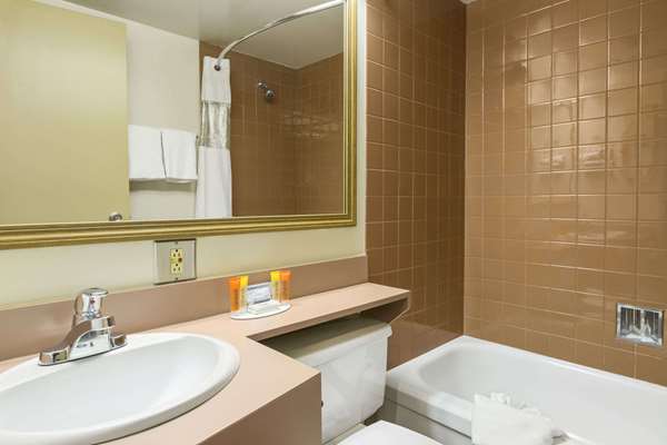  - Travelodge East Edmonton