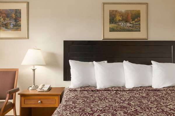 Suite - Travelodge East Edmonton