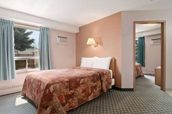 Suite - Travelodge Suites Edmonton Airport Leduc