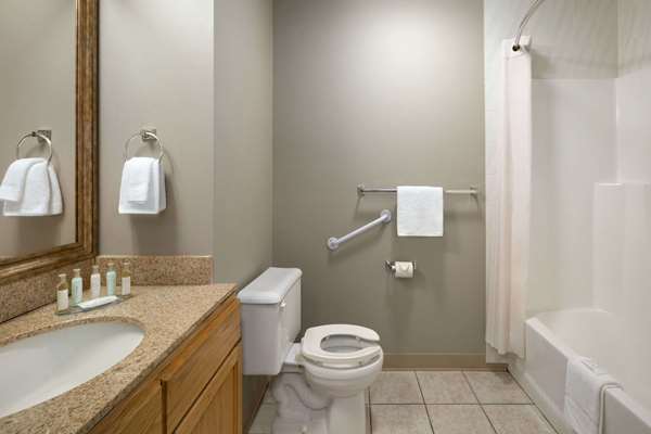  - Travelodge Suites Edmonton Airport Leduc