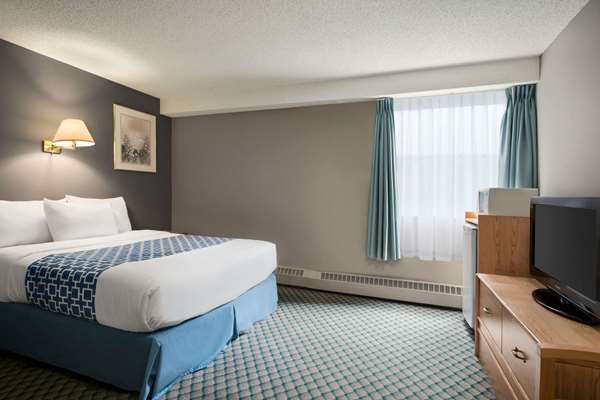  - Travelodge Suites Edmonton Airport Leduc