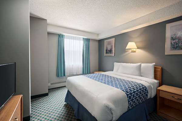 Suite - Travelodge Suites Edmonton Airport Leduc