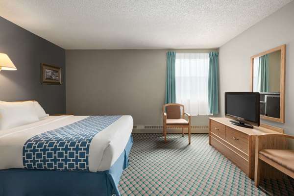 Suite - Travelodge Suites Edmonton Airport Leduc