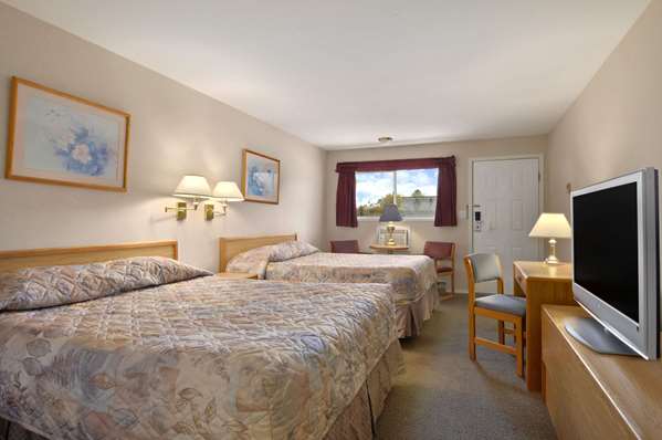  - Travelodge Salmon Arm