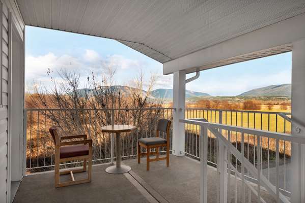 Exterior view - Travelodge Salmon Arm