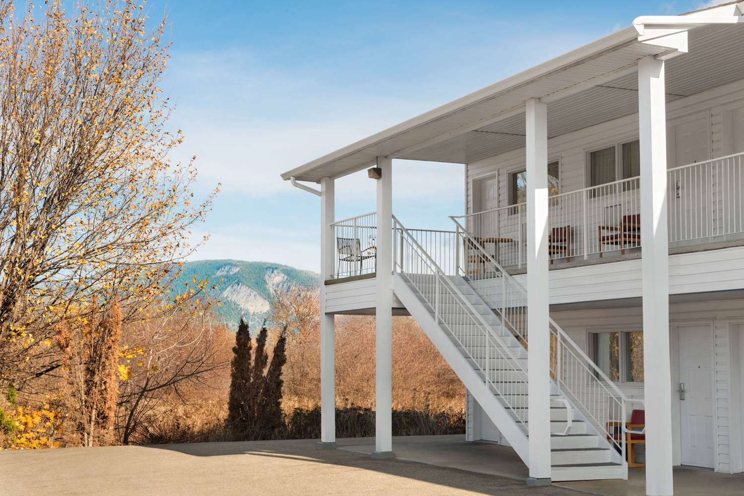 Travelodge Salmon Arm, BC See Discounts