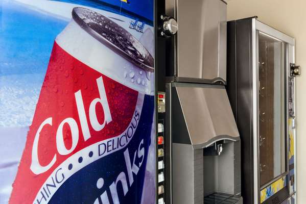  - Travelodge Salmon Arm